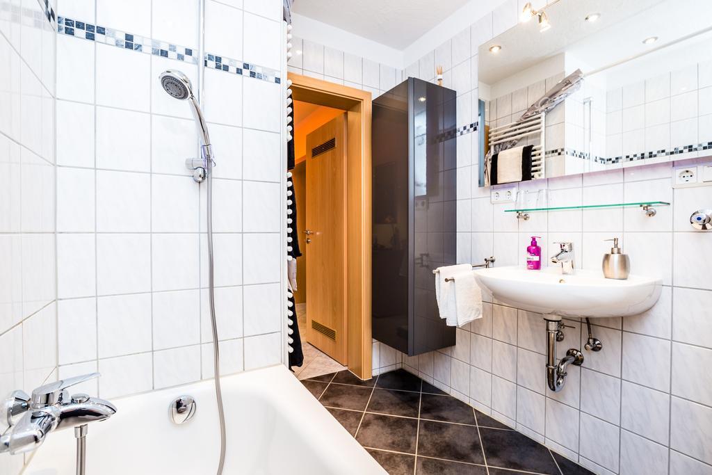 Ferienwohnung Koeln Messenaehe Værelse billede