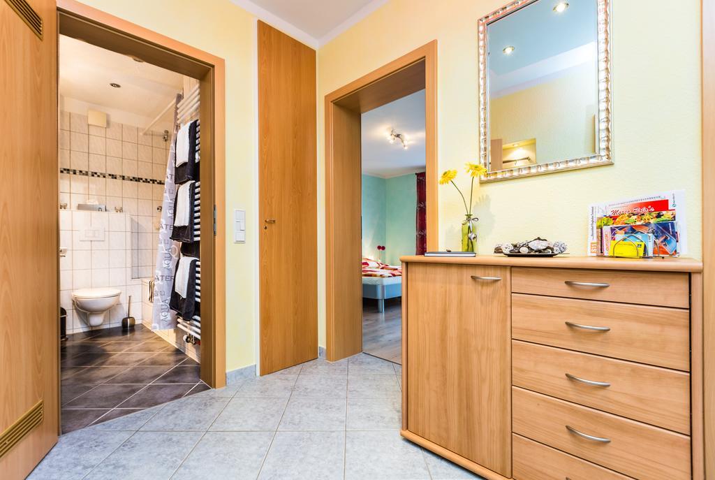 Ferienwohnung Koeln Messenaehe Værelse billede